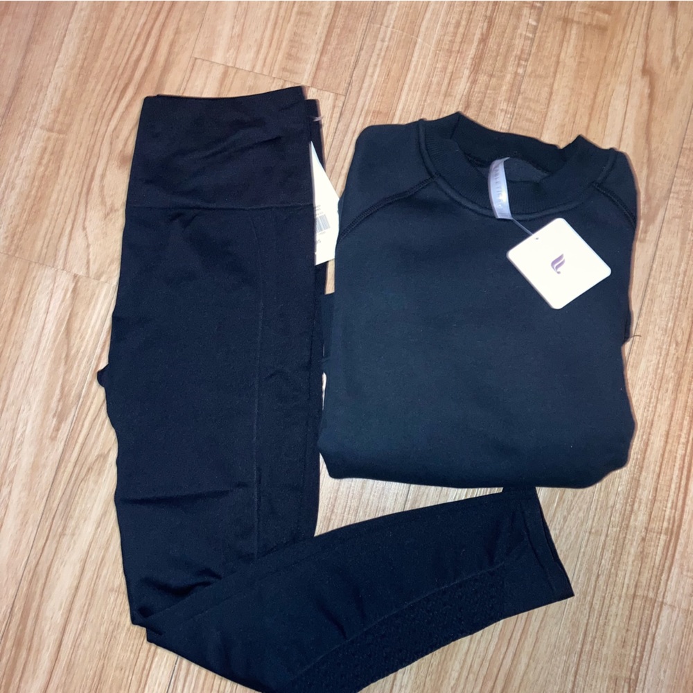 NWT Fabletics Set Black Leggings and Sweatshirt